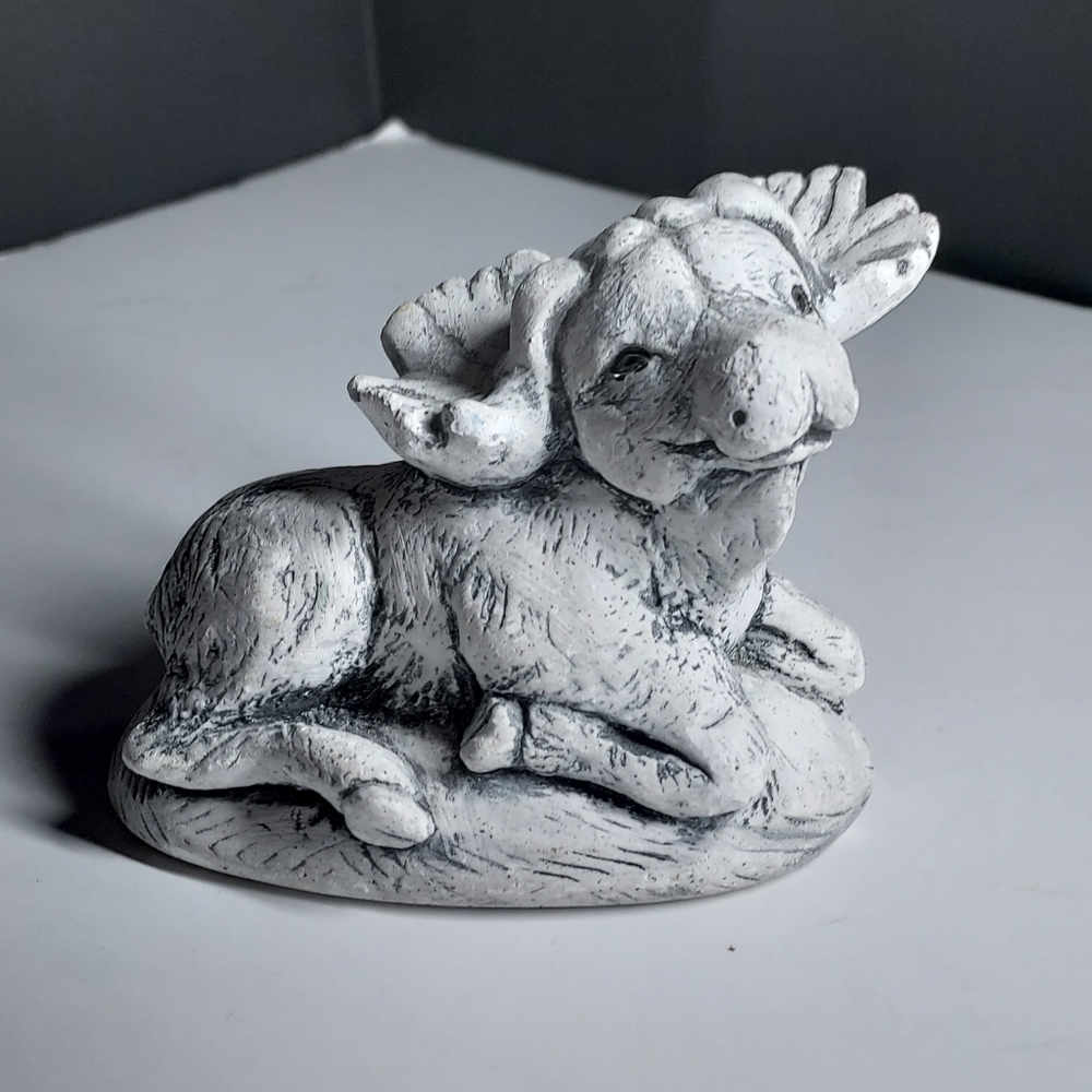 VTG Volcanic Ash Reclining Moose Figurine